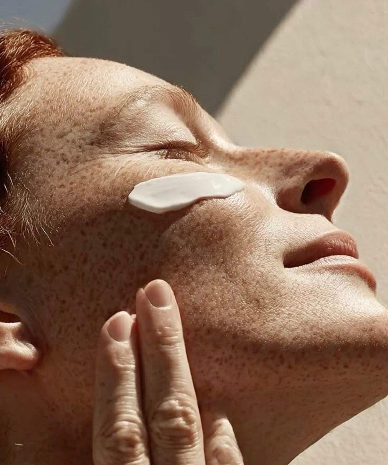 Base de Maquillaje Antiedad con SPF 50 – Se Adapta a tu Tono de Piel